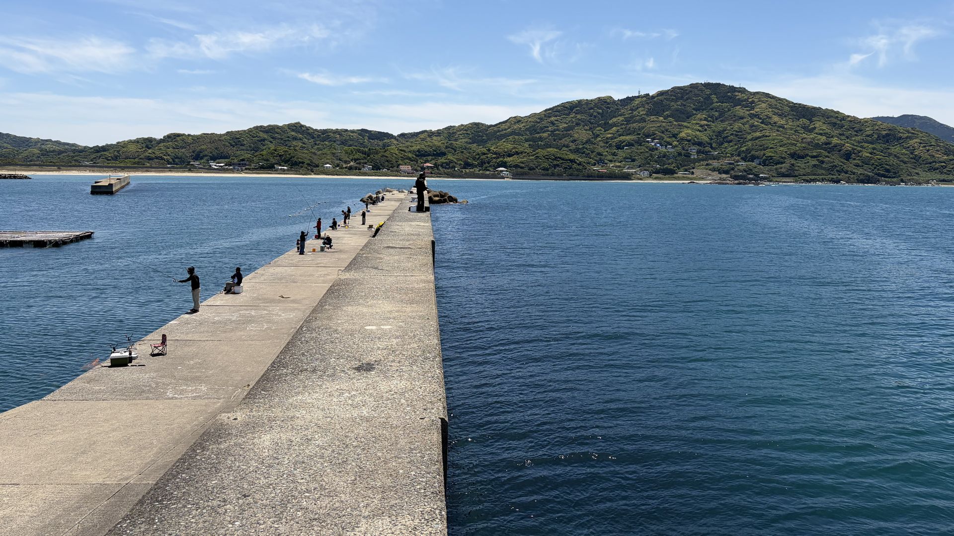 野北漁港の外側の写真