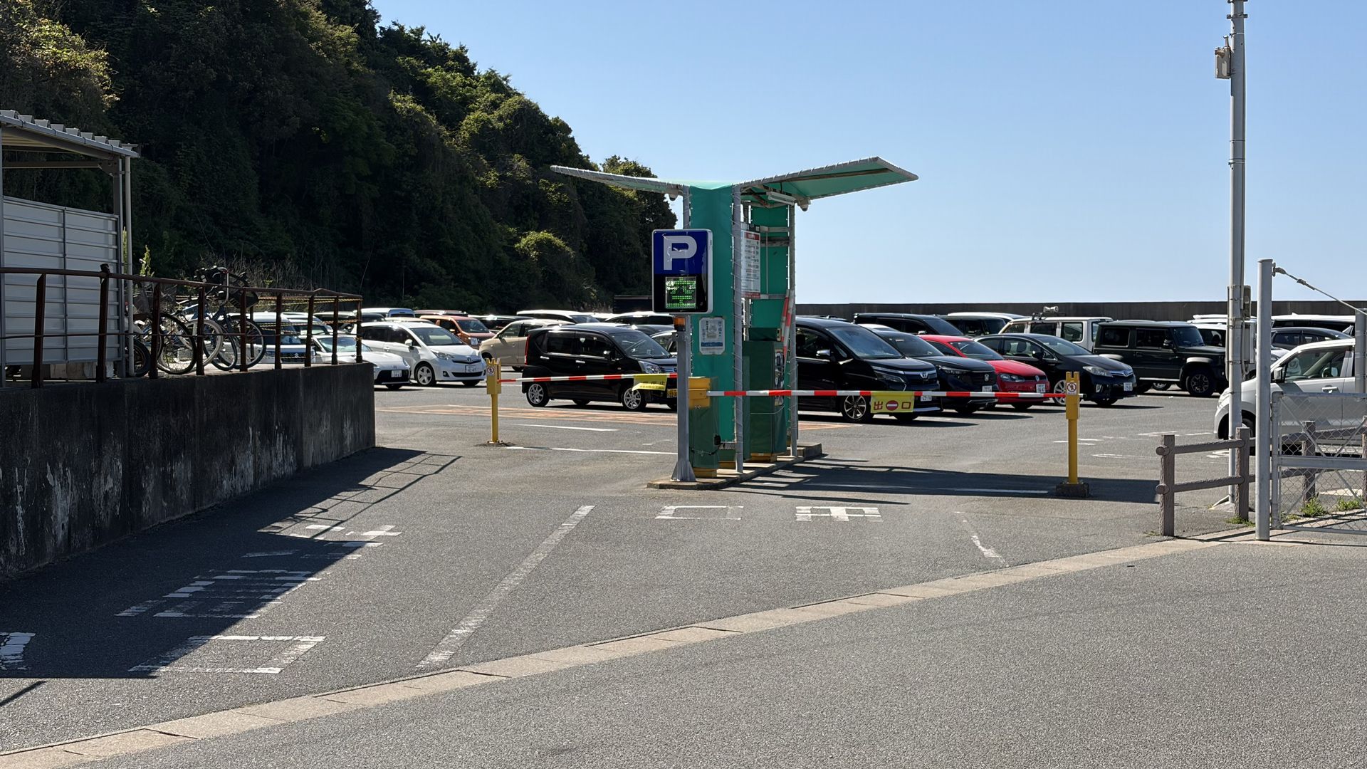 新宮漁港の一般向け有料駐車場（1回300円）